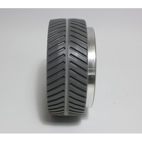 ROUE MOTRICE KARCHER  largeur bandage 9cm + 2cm déport   11cm  Diam ext 24.5 cm  Diam int 19.5 cm
